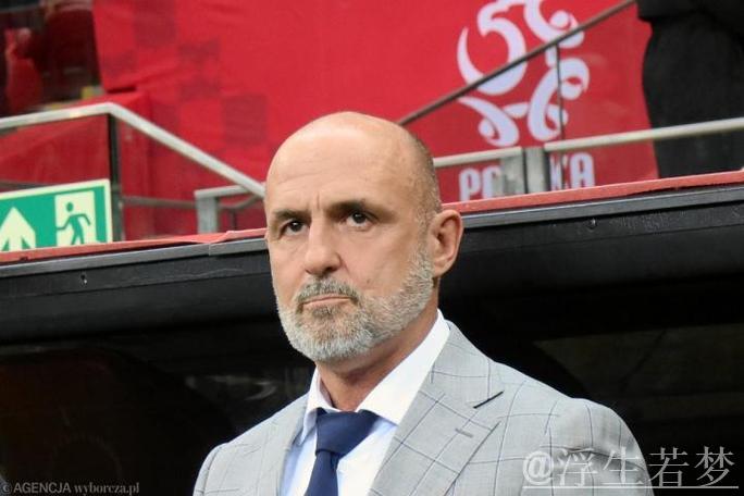 波兰男足主教练普罗别日宣布辞职