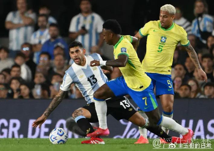 阿根廷世预赛4-1力克巴西，恩佐独秀助攻小蜘蛛建功