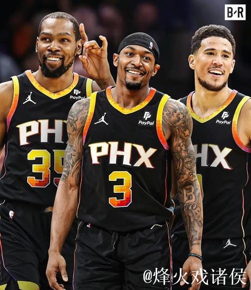 杜兰特布克合砍71分新援21+11 太阳力克活塞 杜兰特布克合砍71分新援21+11 太阳力克活塞